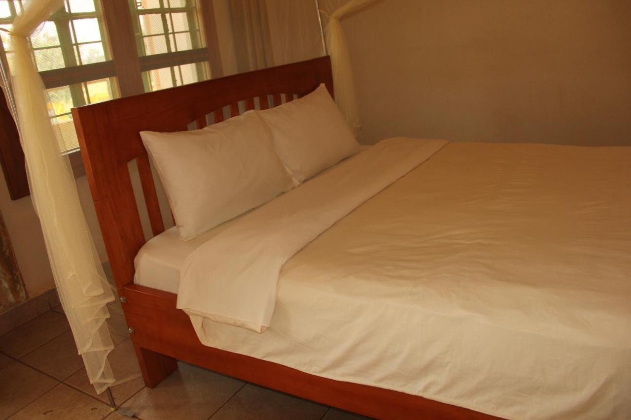 Motel Tuku Masindi Exterior foto